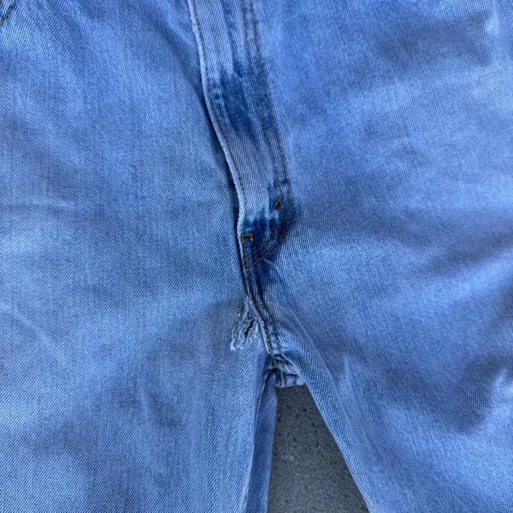 Levi's 550 Relaxed Fit Light Wash Denim Jeans Mens 38x32 Vintage Distressed‎